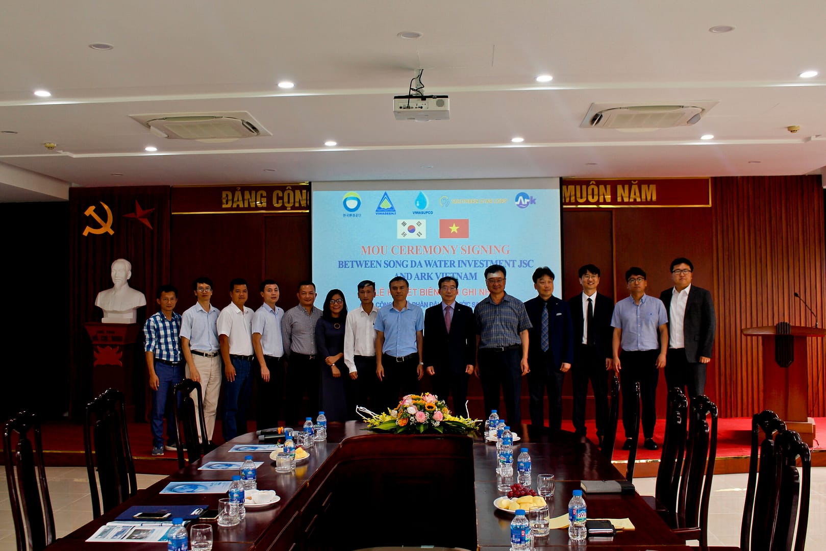 sự kiện ký kết cung cấp 3 máy ép bùn R550 cho Công ty cấp nước Sông Đà